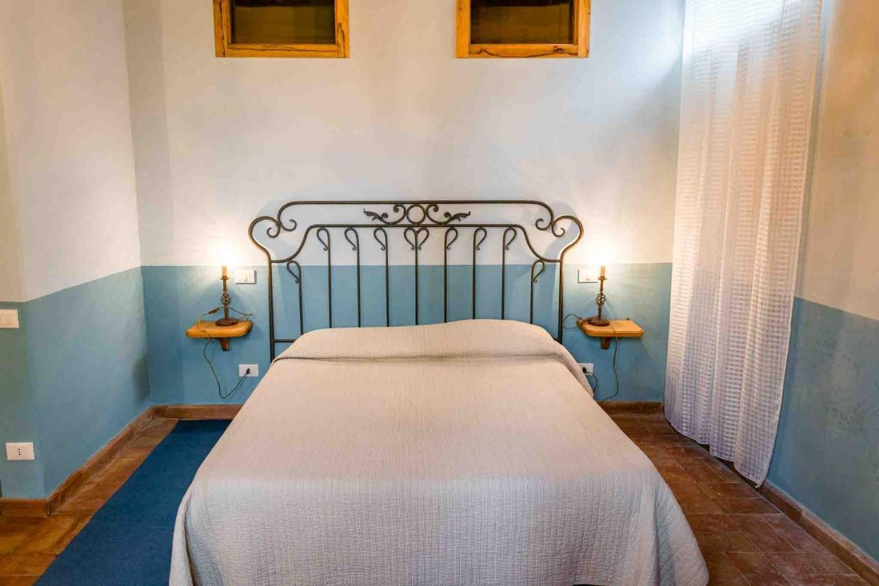 Agriturismo Bio Fattoria Di Pietra Giuncarico Exterior photo